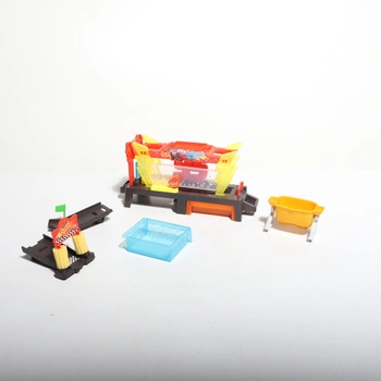 Mattel Disney Pixar Cars Umývacia sada pre závodné autá s autíčkom Bleskom McQueenom s efektom zmeny