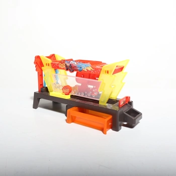 Mattel Disney Pixar Cars Umývacia sada pre závodné autá s autíčkom Bleskom McQueenom s efektom zmeny