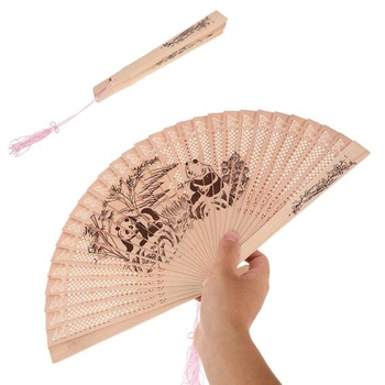 Skladací ventilátor Healifty zo santalového dreva, ručný ventilátor, skladacia panda