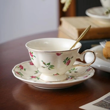 Sada vintage šálok a tanierikov Fanquare s ružovým vzorom, elegantné porcelánové šálky na kávu, 180ml