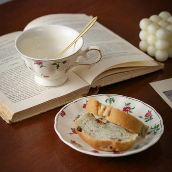 Sada vintage šálok a tanierikov Fanquare s ružovým vzorom, elegantné porcelánové šálky na kávu, 180ml