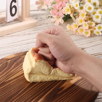Realistická mačkačka chleba, lis na pomaly rastúci toast, mäkký lis na chleba pre ženy, mužov a