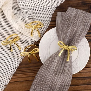 12ks krúžkov na obrúsky so zlatou mašľou, držiak na obrúsky zo zliatiny zinku, pracky pre svadobné