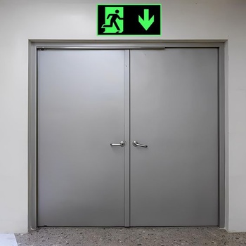 Sada 10 cedulí s nouzovým východem a hasicím přístrojem | 4x hasicí přístroj (10x10 cm) + 6x cedule
