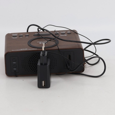 Rádiobudík s nabíjačkou hnedý Reacher