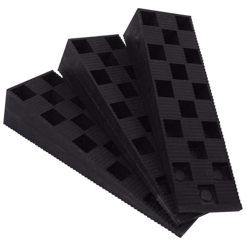 SKIR'CO (4 kusy) černé plastové žebrované klíny 149 x 45 x 30 mm pro vyrovnání, distanční podložky,
