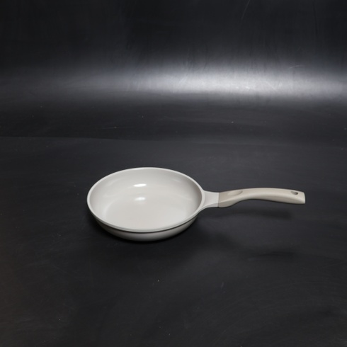 Panvica Redchef s nepriľnavým povrchom 24 cm