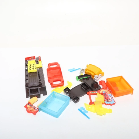 Mattel Disney Pixar Cars Umývacia sada pre závodné autá s autíčkom Bleskom McQueenom s efektom zmeny