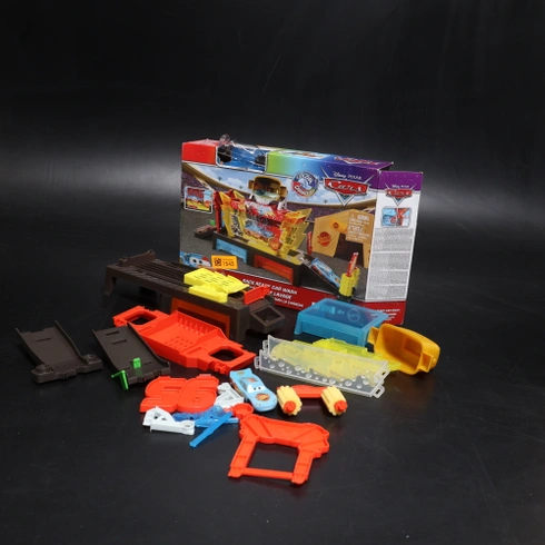 Mattel Disney Pixar Cars Umývacia sada pre závodné autá s autíčkom Bleskom McQueenom s efektom zmeny