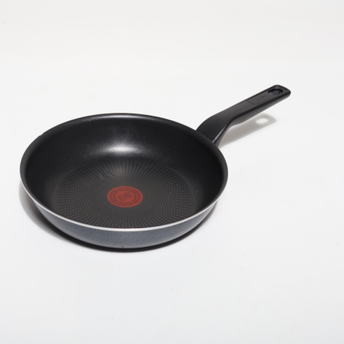 Panvica Tefal C38504 XL Force 24 cm, nepriľnavý povrch, odolná, robustná, tepelný signál, dno s