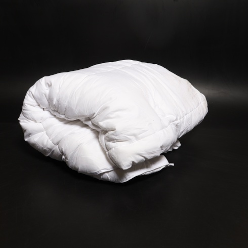 Prikrývka Amazon Basics SC24-025