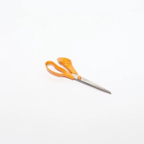 Univerzálne remeselné a látkové nožnice Fiskars Classic, pre pravákov, celková dĺžka: 21 cm, vylepšený