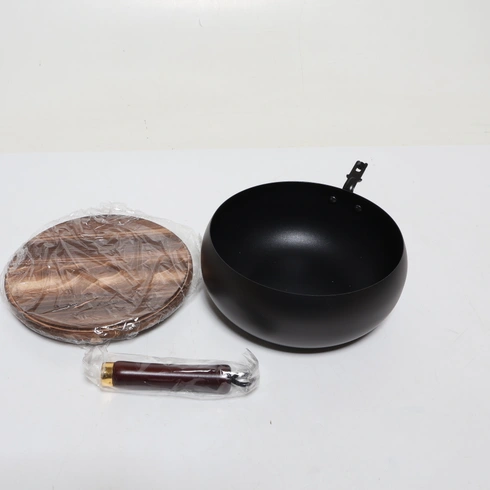 Liatinová wok panvica JISADER 24 cm