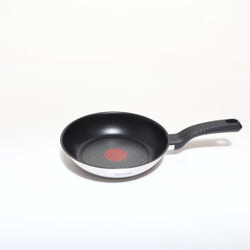 Panvica Tefal G7260244 čiernostrieborná