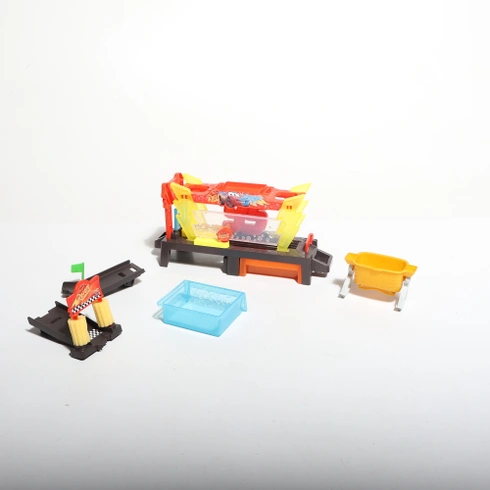 Mattel Disney Pixar Cars Umývacia sada pre závodné autá s autíčkom Bleskom McQueenom s efektom zmeny