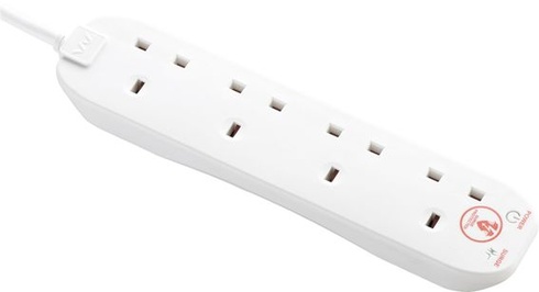 Predlžovací kábel Masterplug so 4 zásuvkami, prepäťová ochrana, 2 m, 25 x 5,5 x 3 cm, biely.
