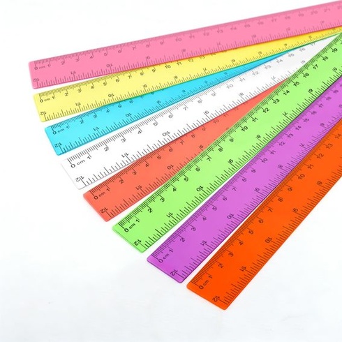 Sada 14 pravítok s dĺžkou 30 cm, rôzne farby, priehľadný plast, dĺžka 30 palcov.