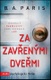 Za zavřenými dveřmi