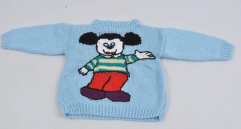 Dětský modrý svetr s nápisem Mickey