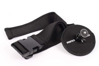 Hrudní pás Pentax s držákem na fotoaparát