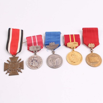 Sada medailí vojenských a ROH