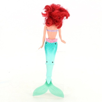 Mořská panna Ariel s rudými vlasy