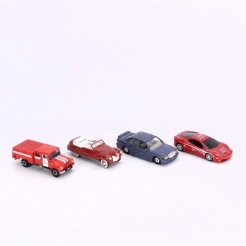 Modely aut: 3 červené, 1 modré