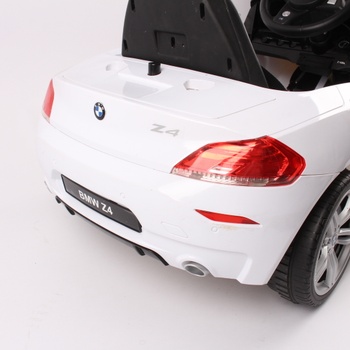 Model auta BMW Z4 bílé barvy