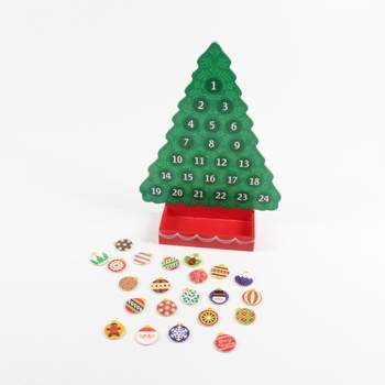 Vánoční stromek s magnetickými ozdobami