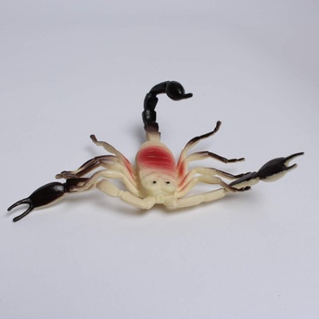 Plastové figurky hmyzu: štír,moucha,mravenec