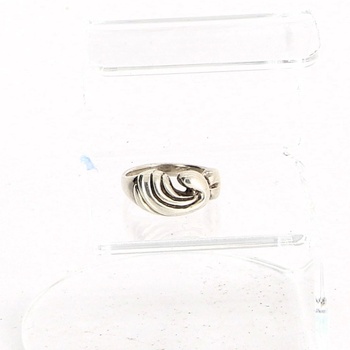 Prsten zdobený ve stříbrném provedení