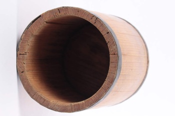 Dřevěná máselnice vysoká 28 cm