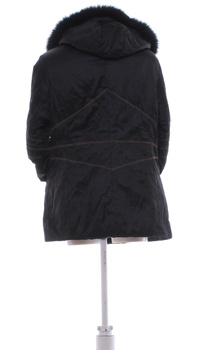 Dámský zimní kabát černé barvy