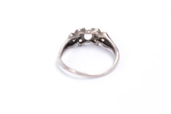 Dámský prsten stříbrný s kamínky