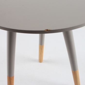 Dřevěný kulatý stolek šedé barvy