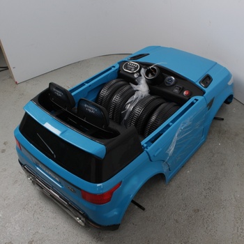 Model auta na baterii modré barvy