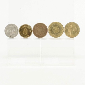 Sada mincí z různých období 