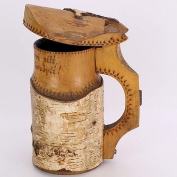 Dřevěný džbán s uzavíracím víkem