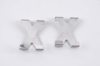 Věšáky kovové ve tvaru X, 2 ks