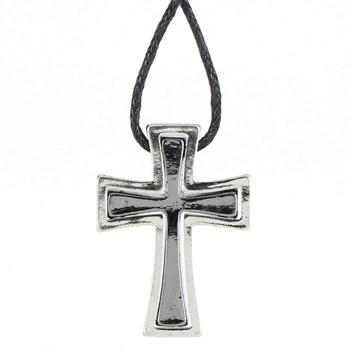 Náhrdelník Six s přívěškem ve tvaru kříže