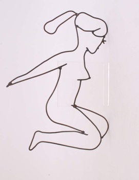 Dekorace: svařený drát ve tvaru ženy 