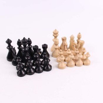 Dřevěné šachové figurky  