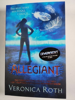 Veronica Roth: Allegiant (Divergent 3) Pevná 2