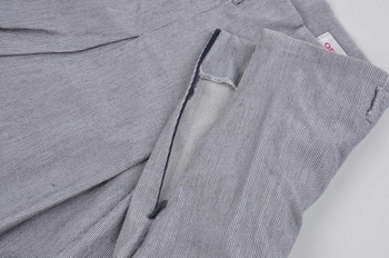 Dámský kostým se sukní Orsay šedý