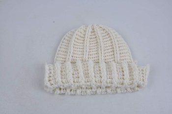 Zimní čepice pletená bílá 