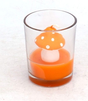 Svíčka ve tvaru muchomůrky ve skleničce