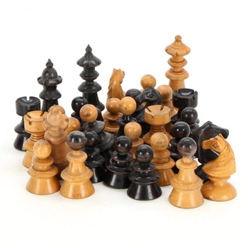 Dřevěné šachové figurky bez šachovnice 
