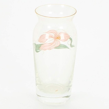 Skleněná váza s motivem květu