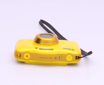 Digitální fotoaparát Coolpix žlutý