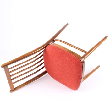 Polstrovaná dřevěná jídelní židle
